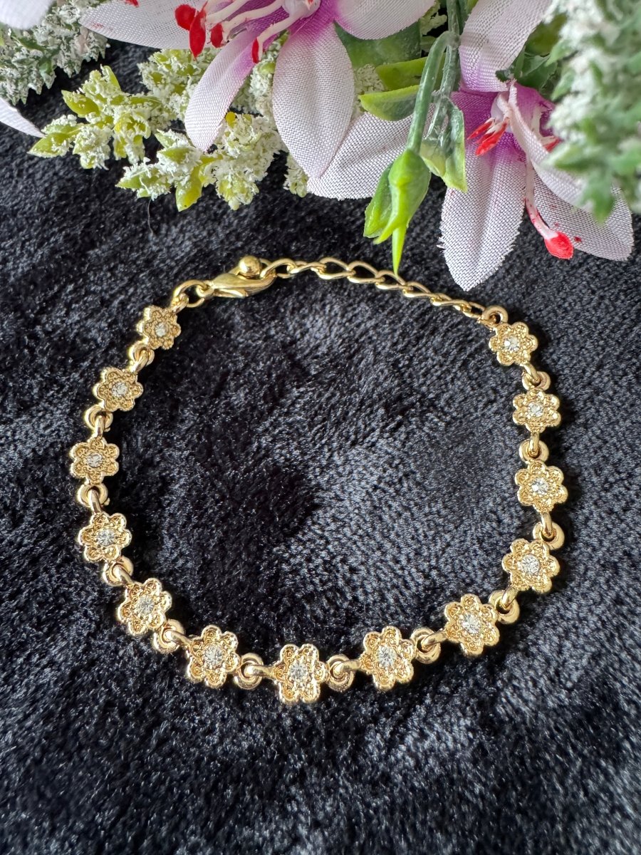 Daisy chain bracelet