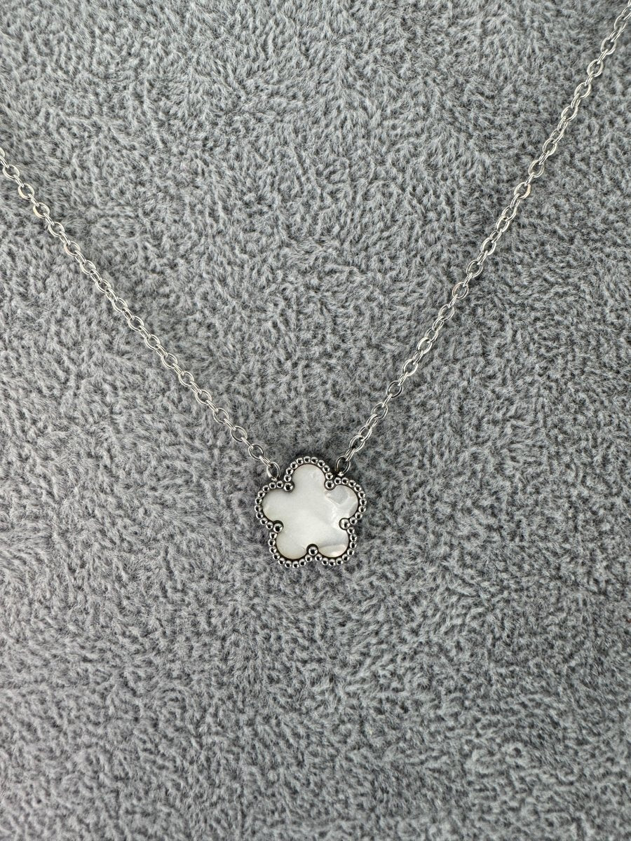 Flower reverse necklace