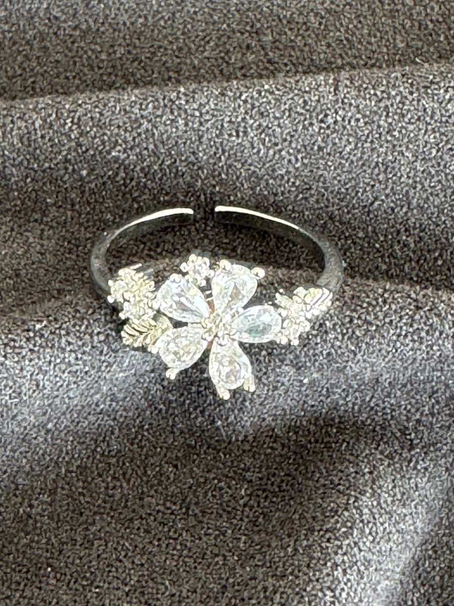 Flower ring