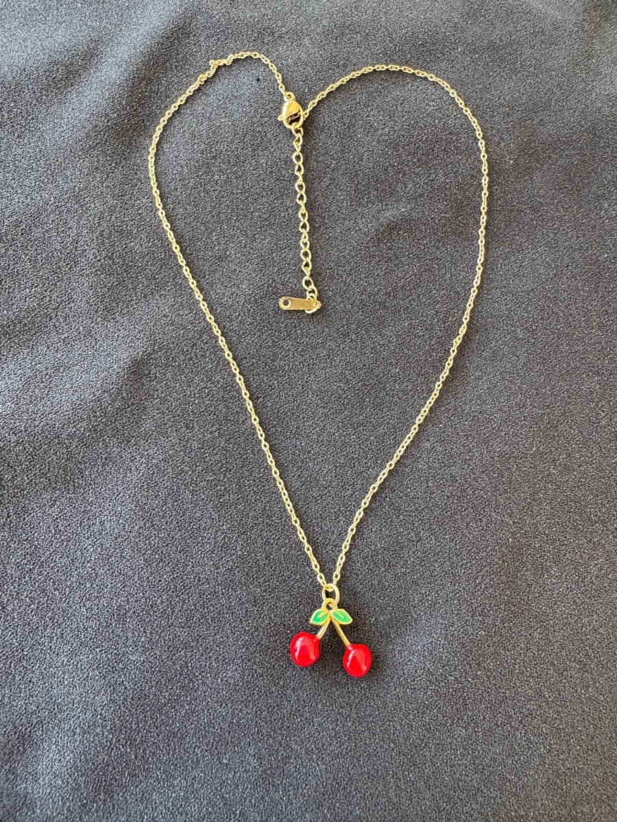 Gold cherry necklace🍒