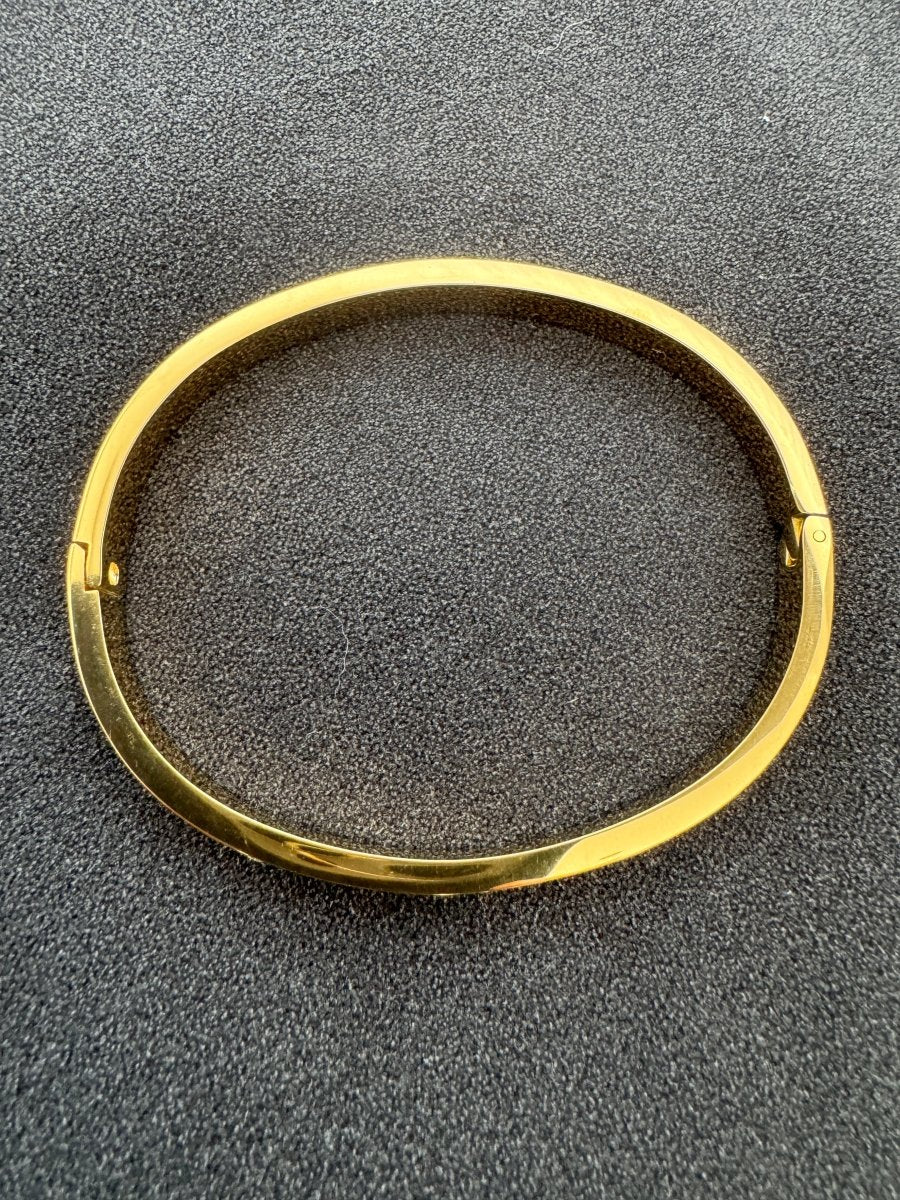 Large diamond stud bracelet