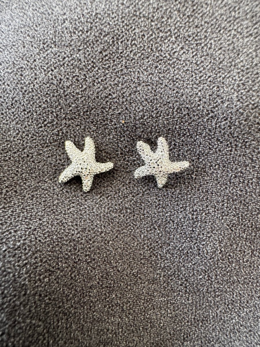 Mini starfish earrings
