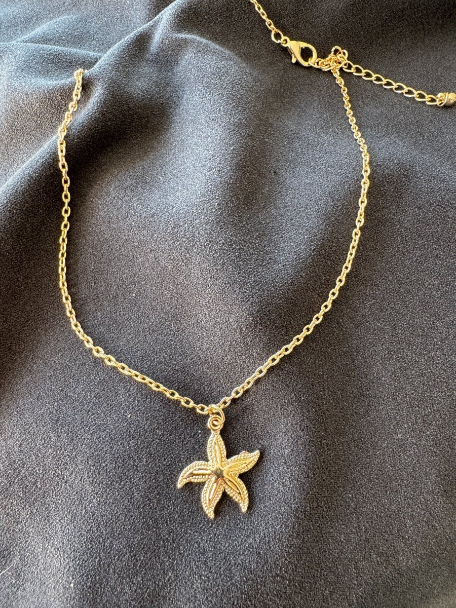 Small starfish necklace