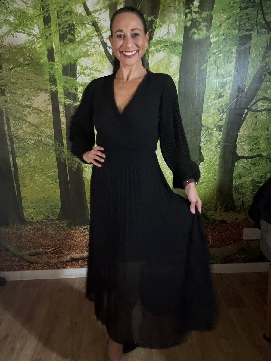 V - neck pleated dress