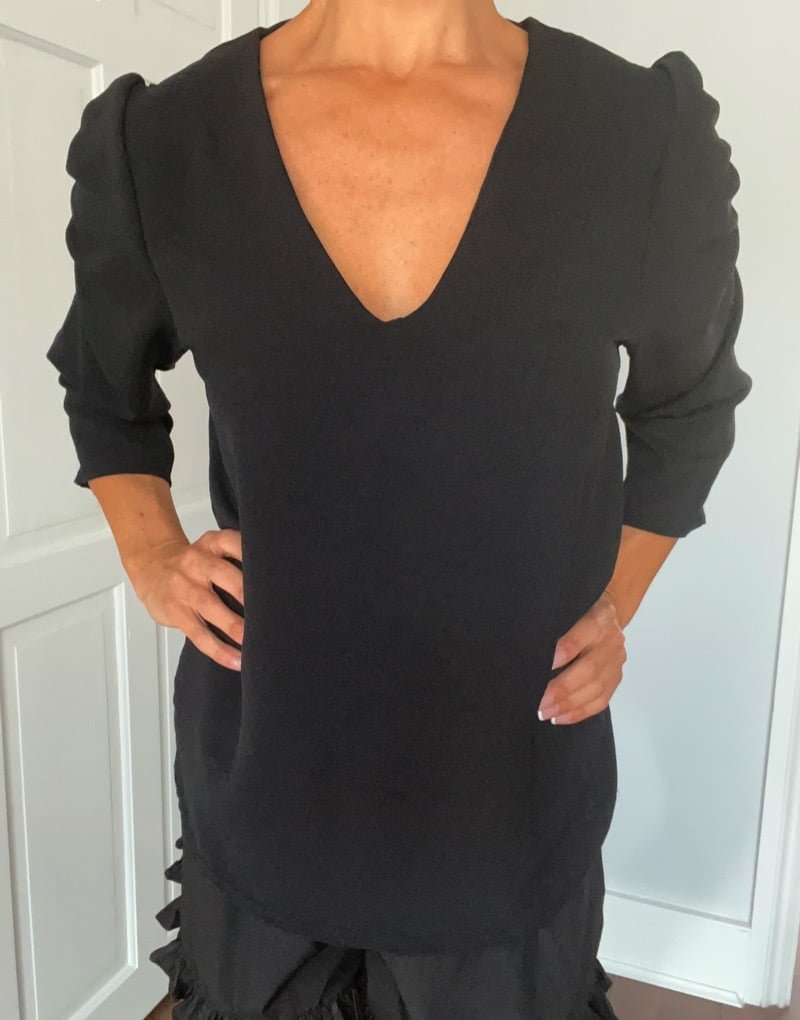 3/4 Length sleeved V-neck top
