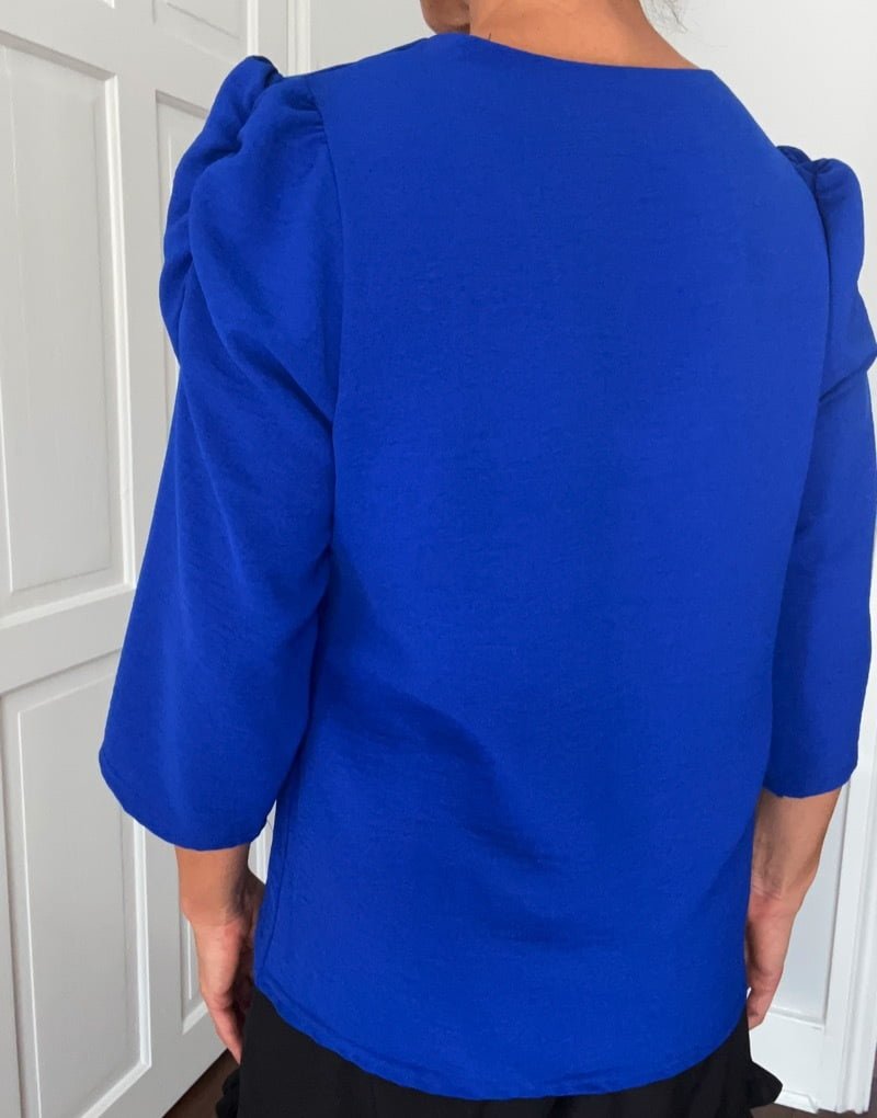 3/4 Length sleeved V-neck top