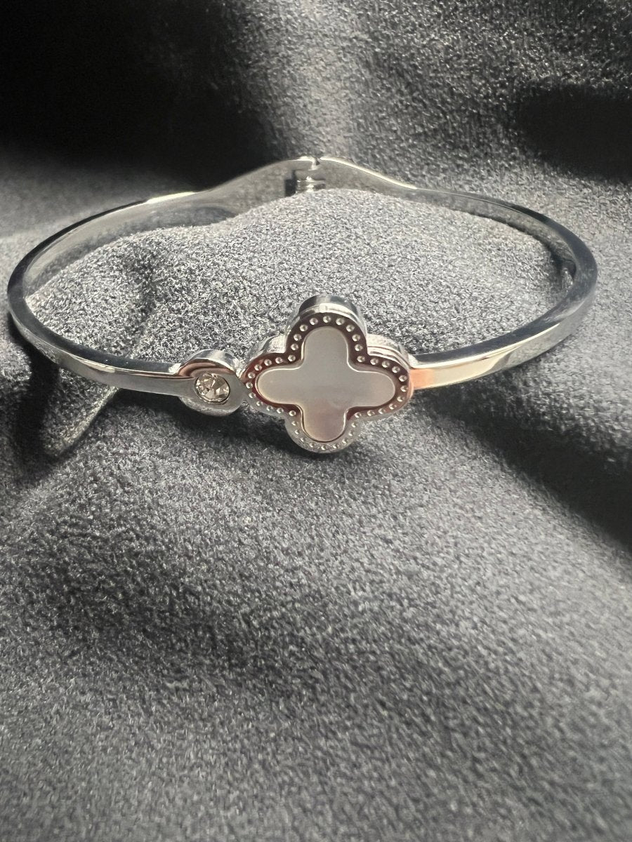 Beautiful hinged Van Cleef Bracelet