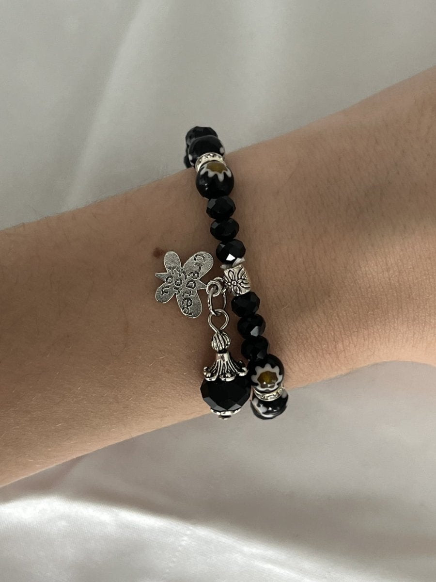 Black daisy bracelet