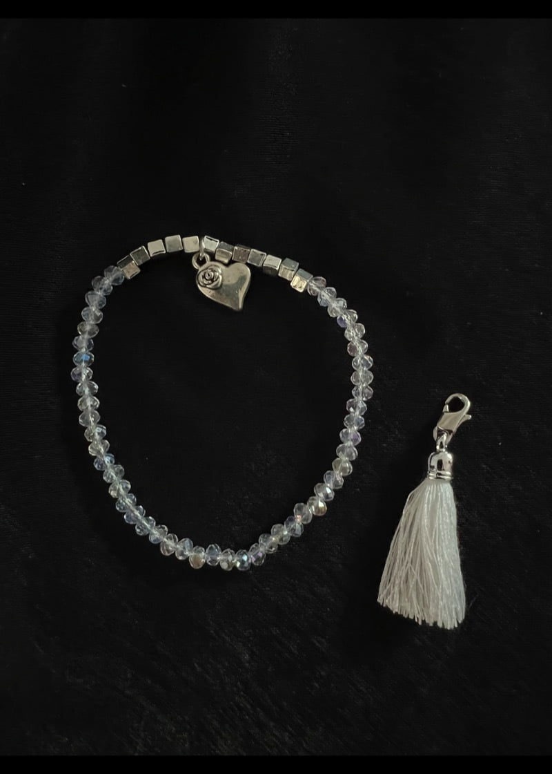 Delicate bracelet with rose heart