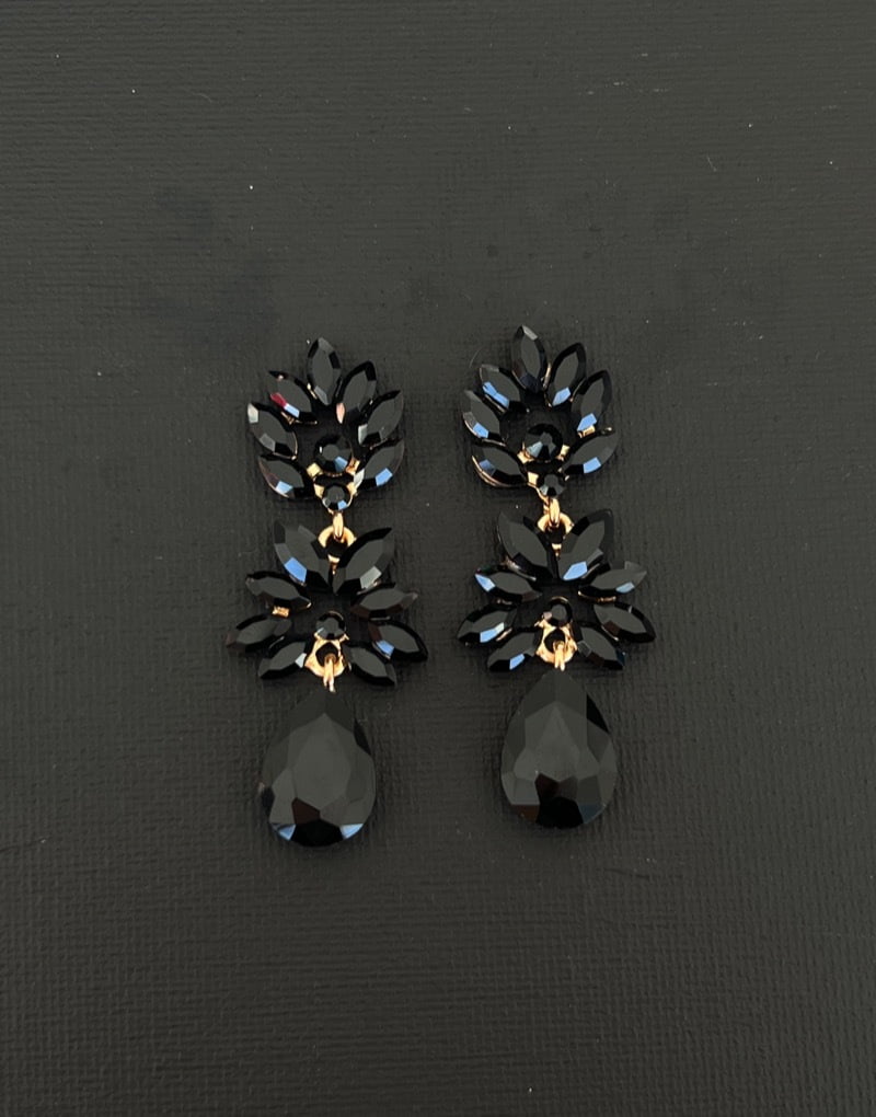 Leaf drop earrings