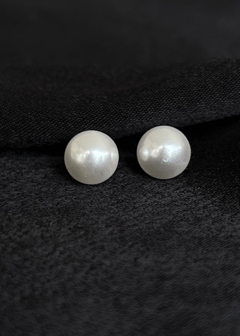 Pearl earrings