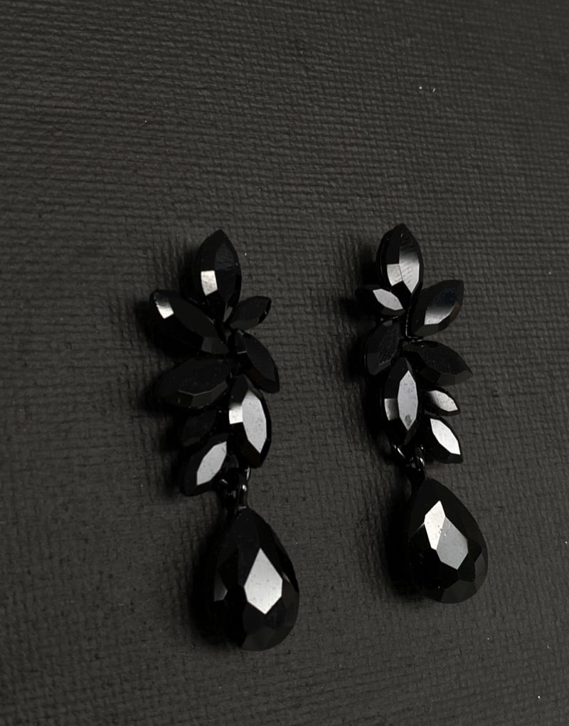 Small leaf drop earrings