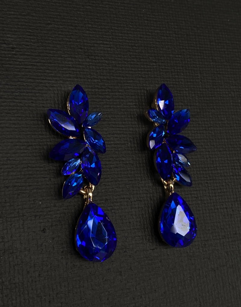 Small leaf drop earrings