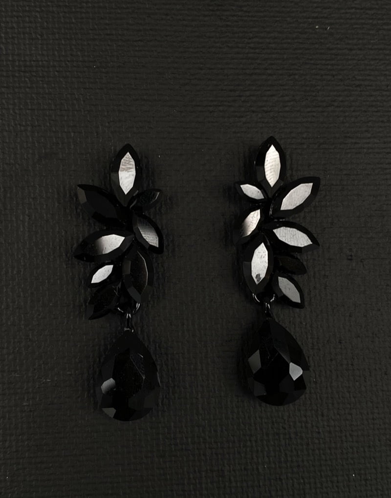 Small leaf drop earrings