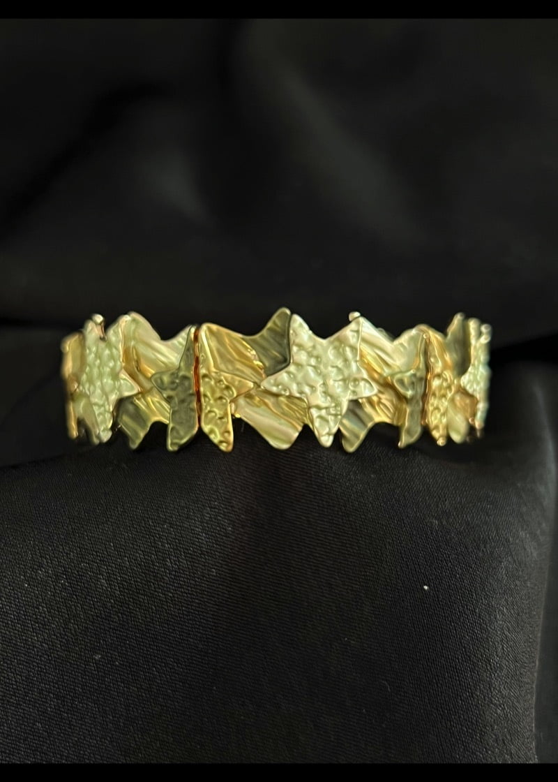 Star design elasticated bracelet