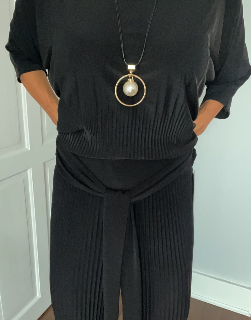 The comfy two piece with necklace