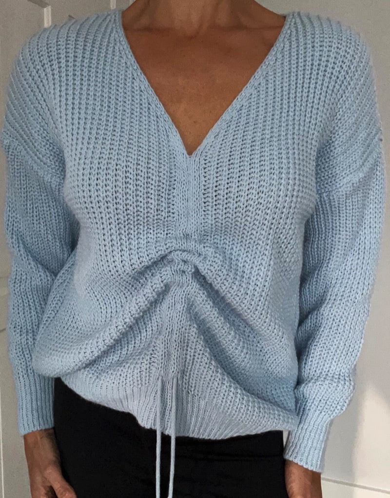 The versatile Jumper with pull through front