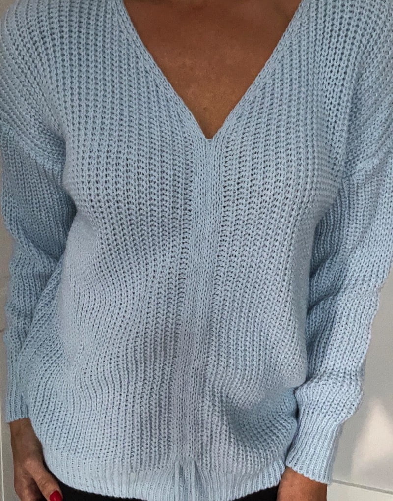 The versatile Jumper with pull through front
