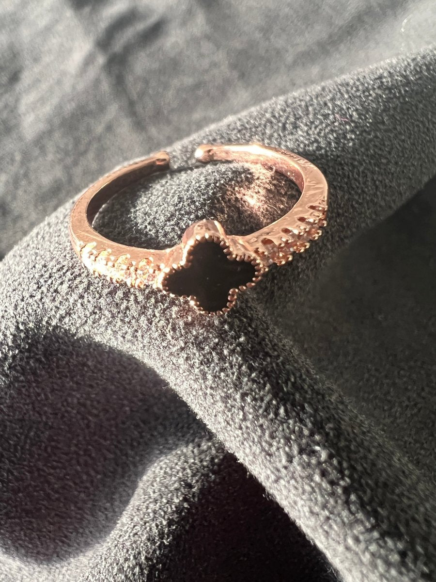 Van cleef style ring