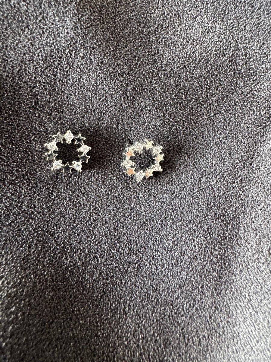 Circle star earrings