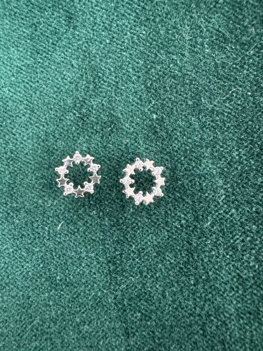 Circle star earrings