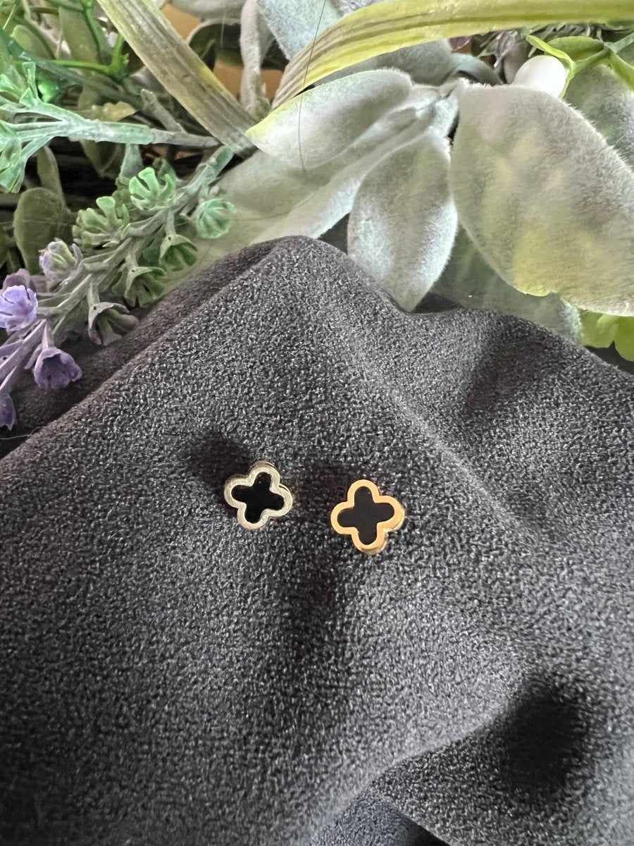 Clover earrings 🍀