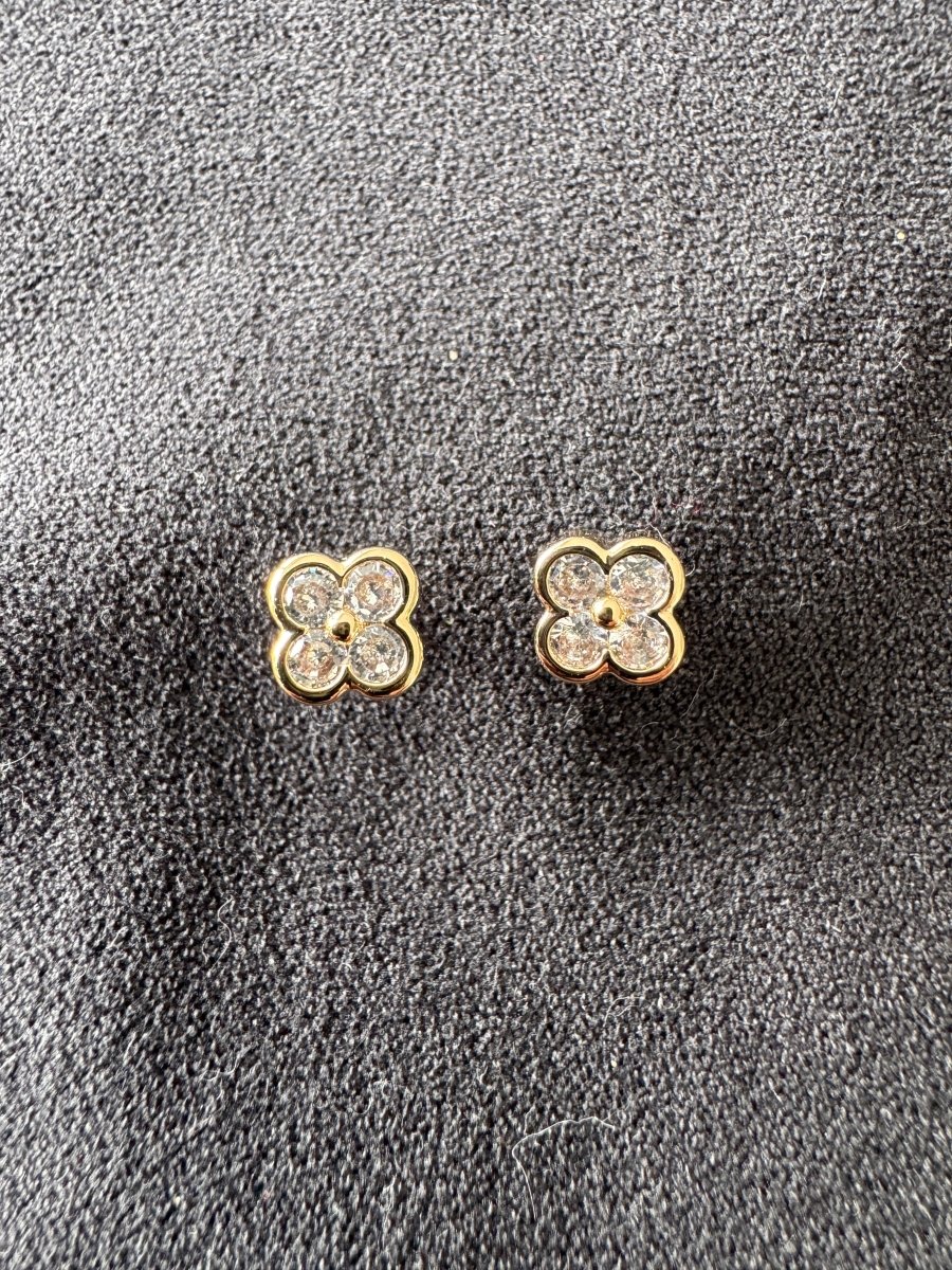 Dainty flower studs