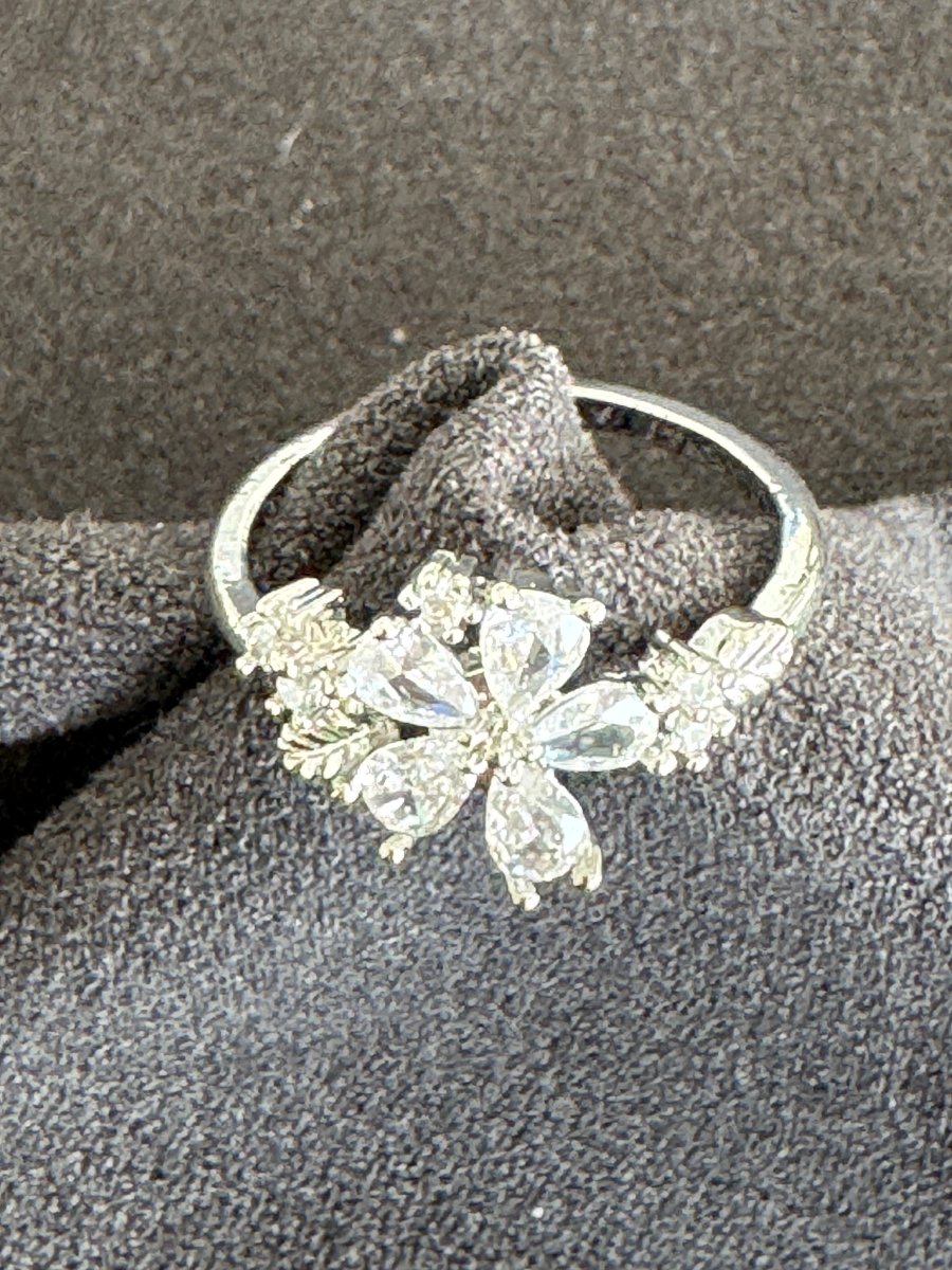 Flower ring