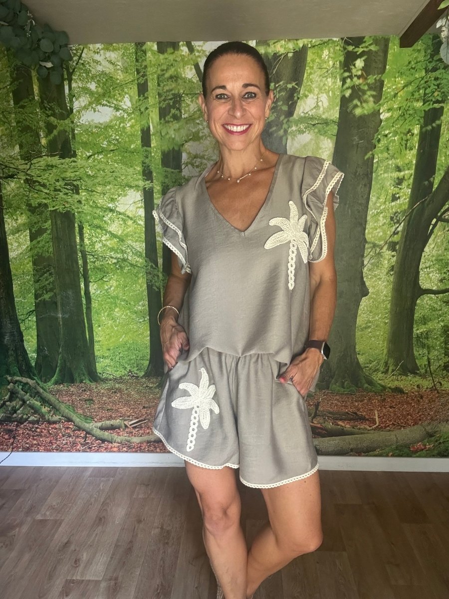 Frill palm shorts set
