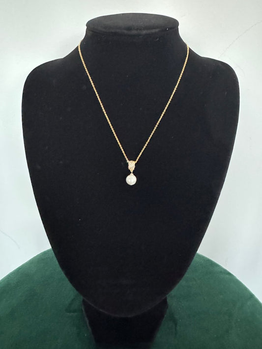 Gold and pearl drop necklace