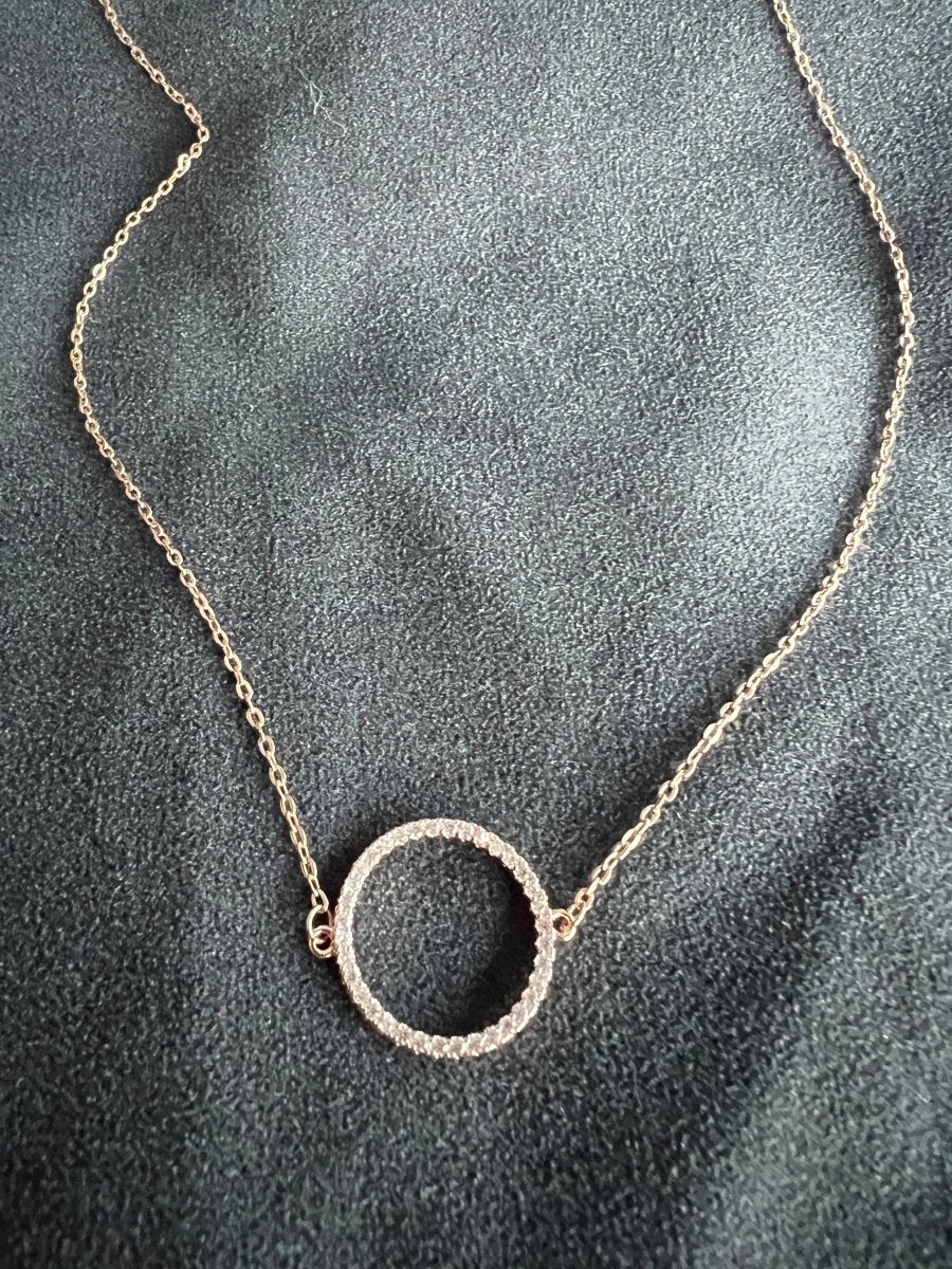 Hollow diamanté circle necklace