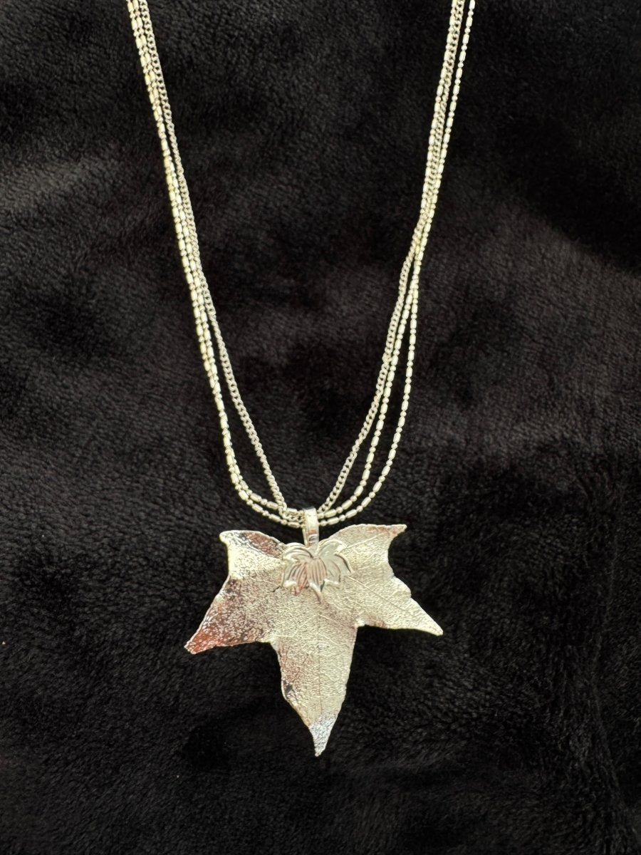 Maple leaf necklace 🍁