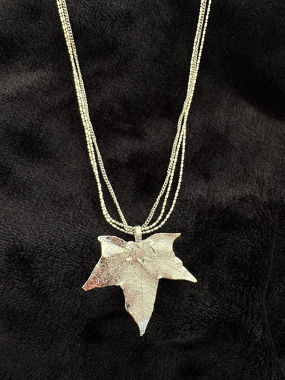 Maple leaf necklace 🍁