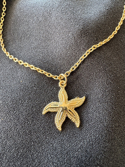 Small starfish necklace