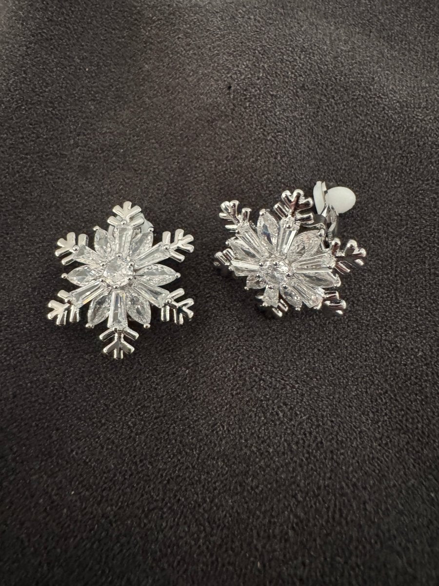 Snowflake clip on