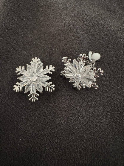 Snowflake clip on