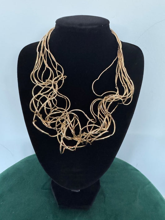 Statement wire necklace