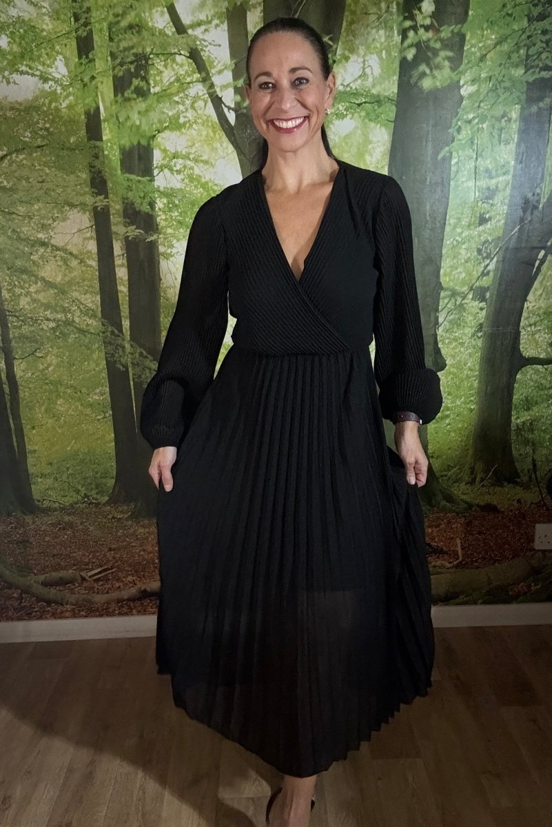 V - neck pleated dress