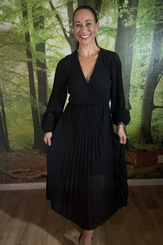 V - neck pleated dress