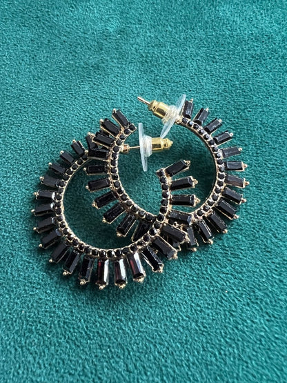 Black/gold pronged hooped earrings