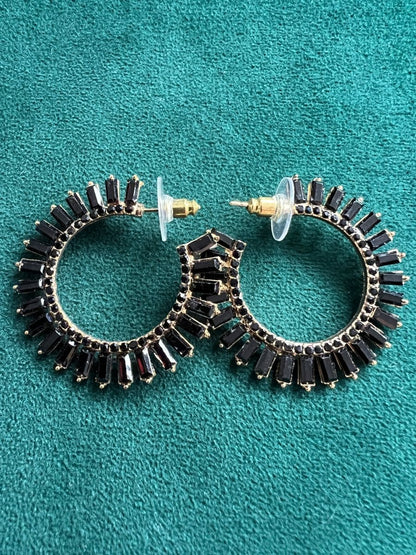 Black/gold pronged hooped earrings