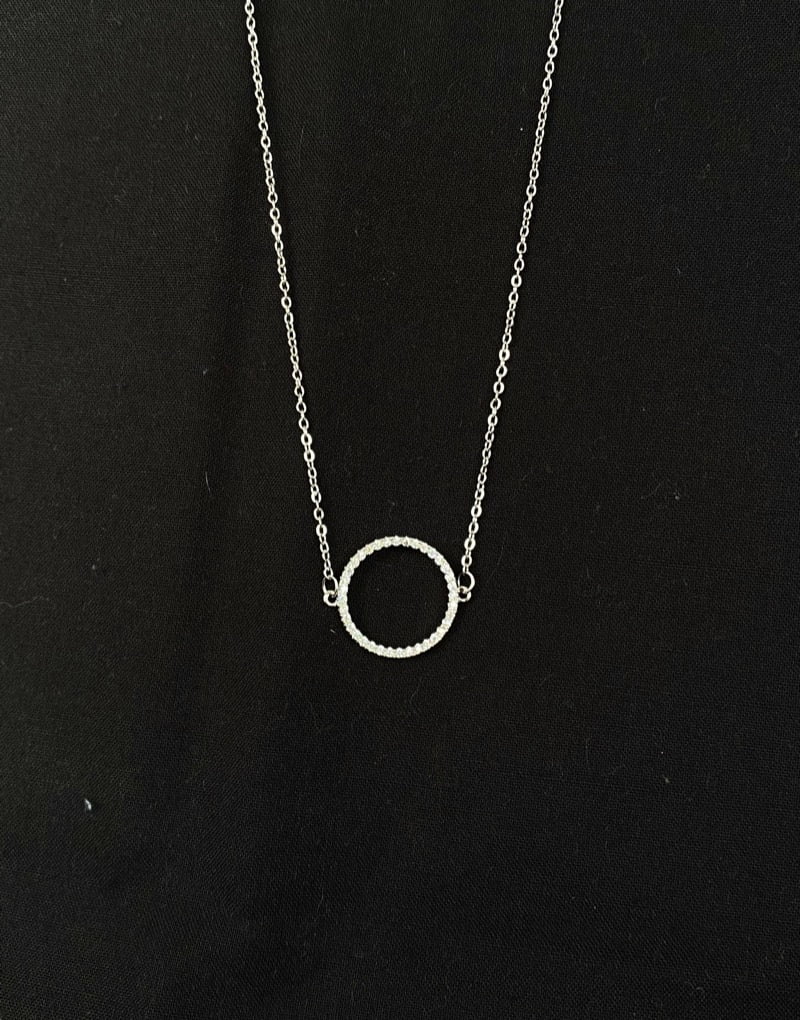 Hollow diamanté circle necklace