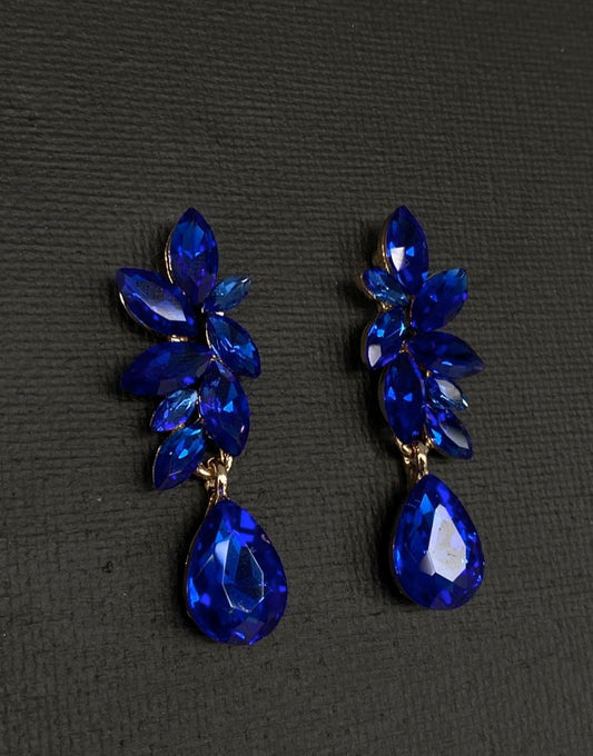 Small leaf drop earrings