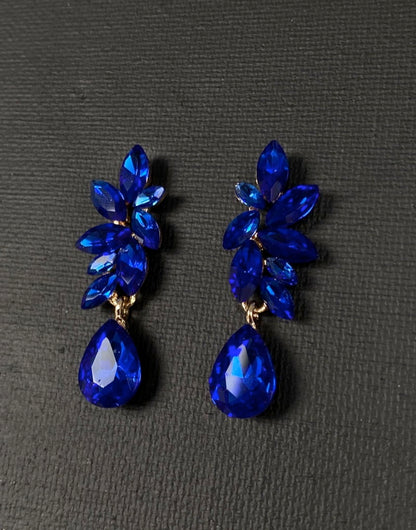 Small leaf drop earrings