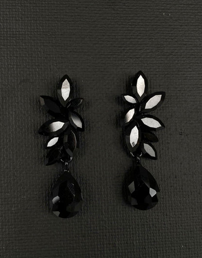 Small leaf drop earrings
