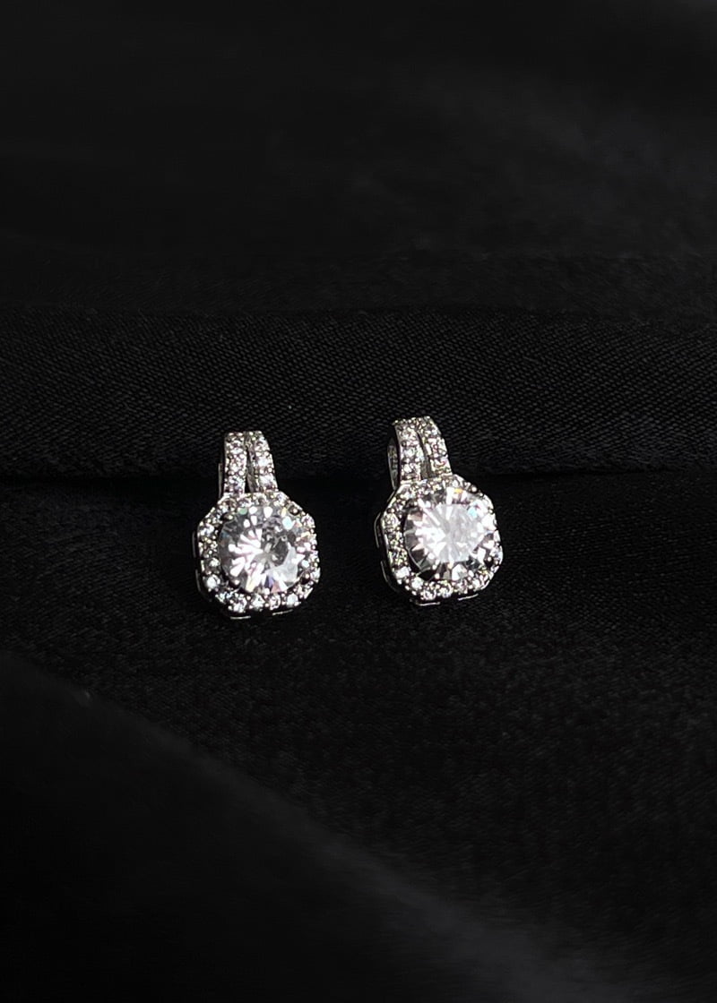 Square dropped earrings