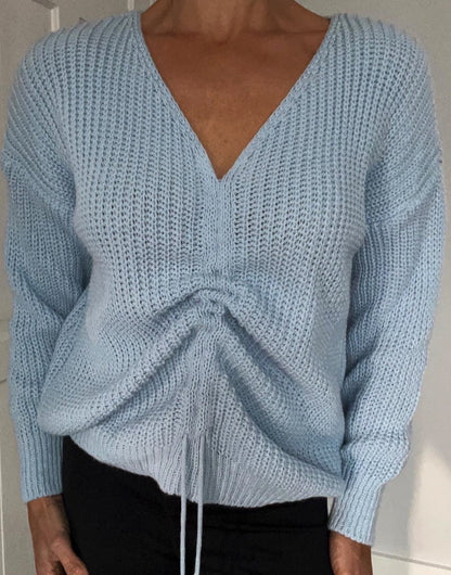 The versatile Jumper with pull through front