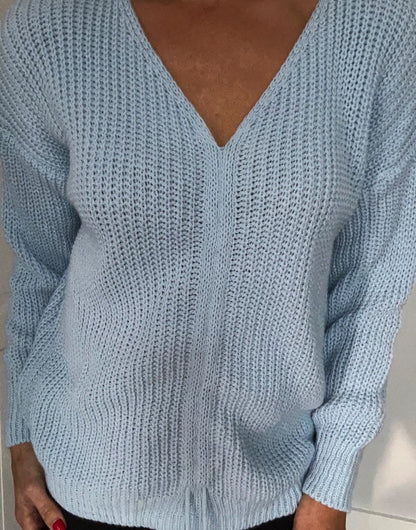 The versatile Jumper with pull through front